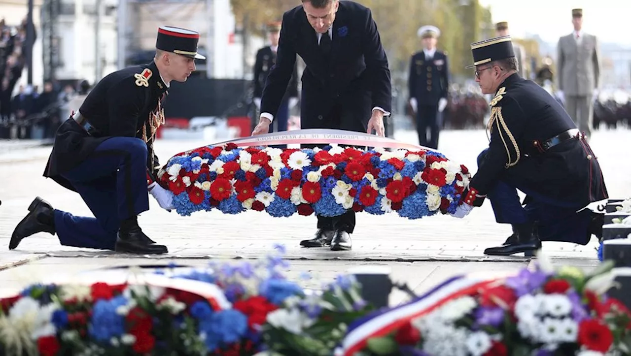 Emmanuel Macron rend hommage au Soldat inconnu à l'occasion du 11 novembre