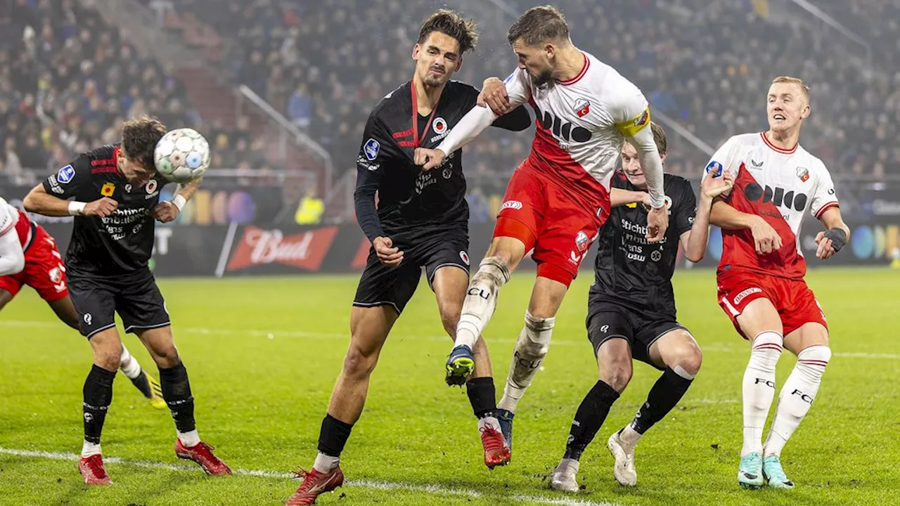 Matig Utrecht ontsnapt aan nederlaag dankzij goal in blessuretijd