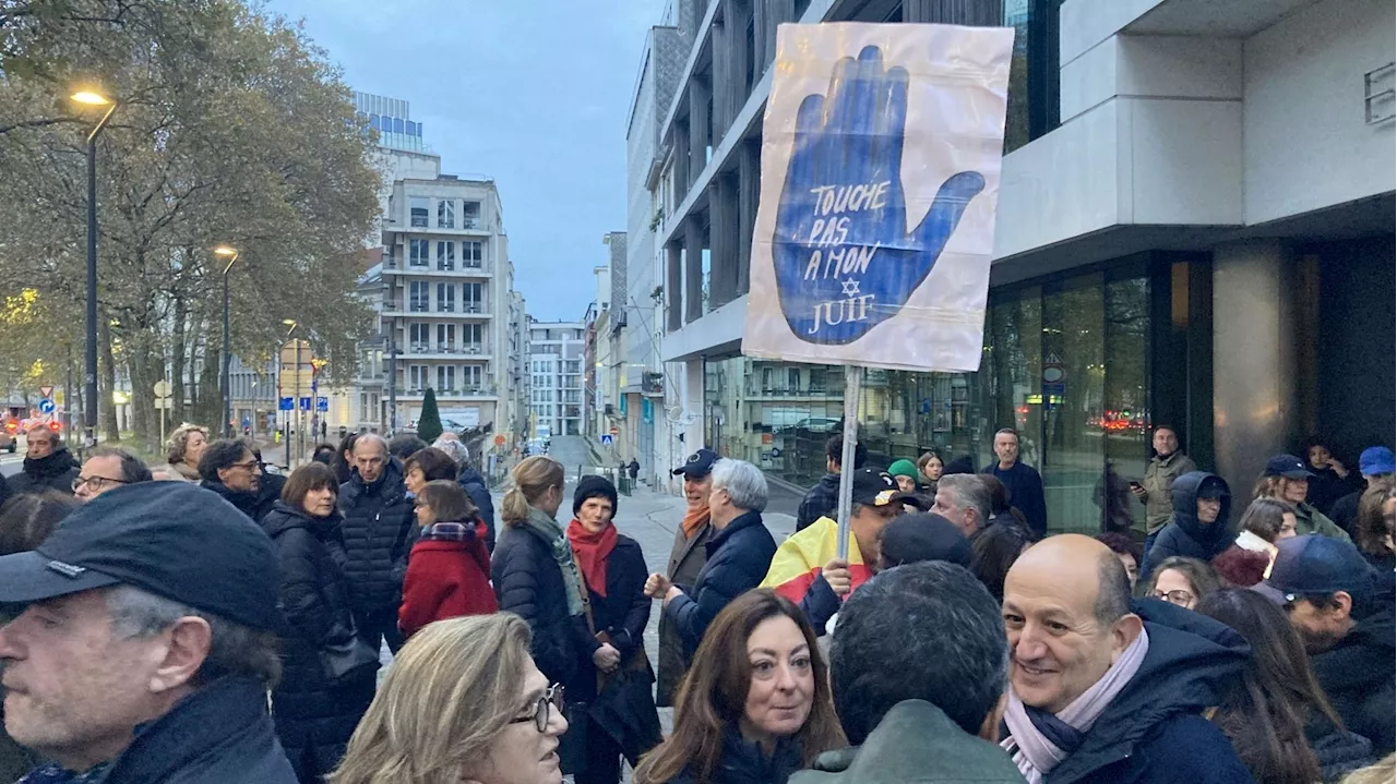 Guerre Israël-Gaza : rassemblement contre l'antisémitisme devant le consulat de France à Bruxelles