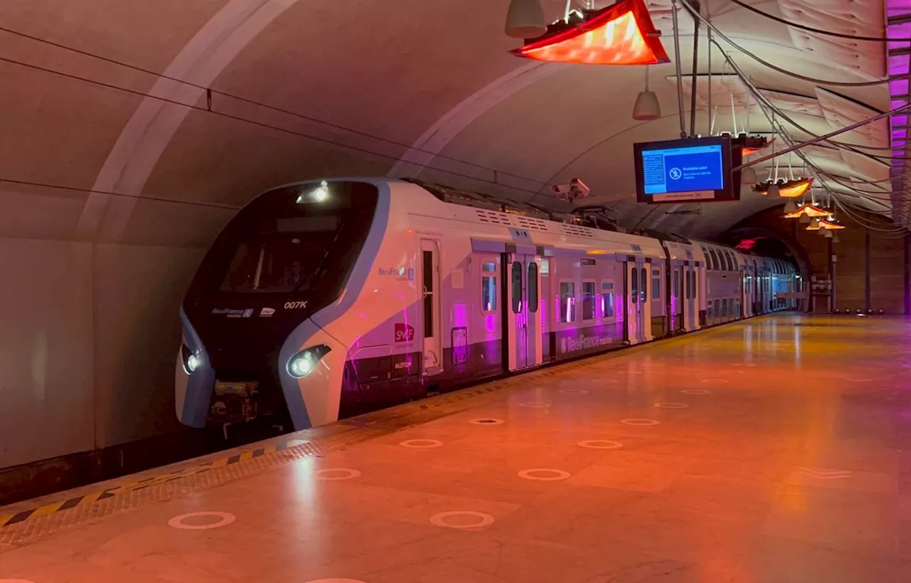 Le nouveau RER NG fait sensation à la gare Haussmann-Saint-Lazare