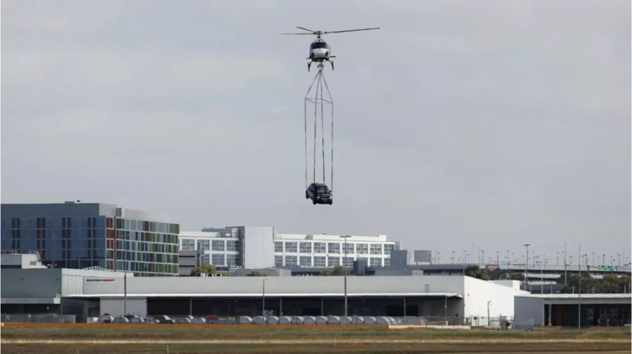 Essendon begin AFL pre-season with staggering helicopter stunt