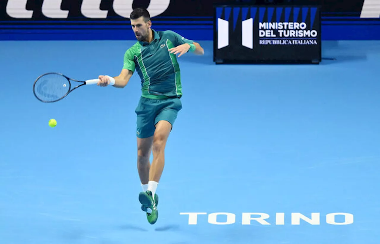 Alle Atp Finals Djokovic soffre ma batte Rune