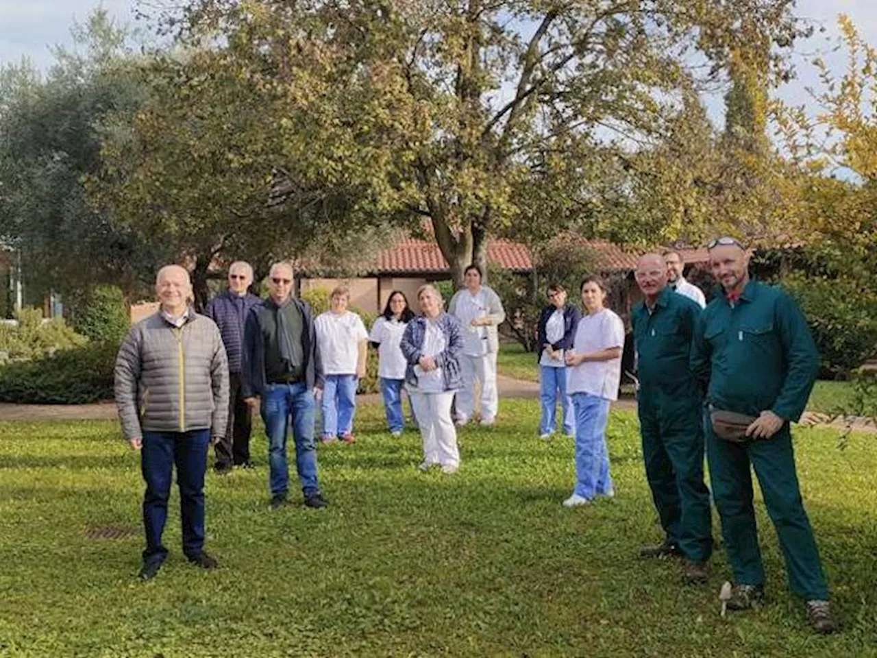 Nei Giardini Terapeutici tra querce, allori e rosmarino: l’Alzheimer si affronta così