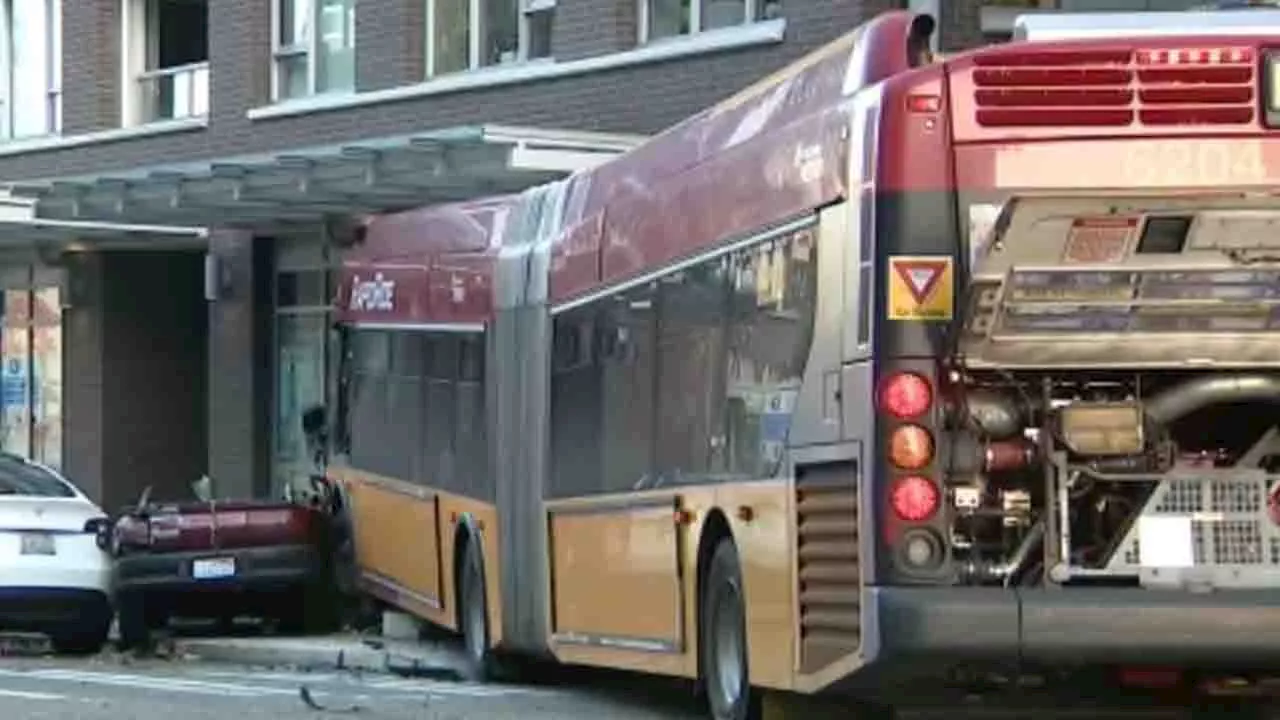 Seattle man accused of causing fatal bus crash had 50 arrest warrants in his past: authorities