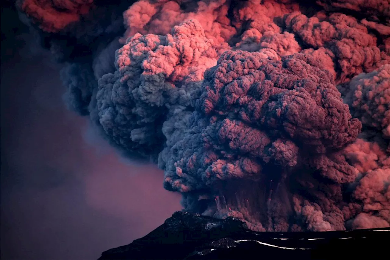 Iceland braces for volcanic eruption that could wipe out town