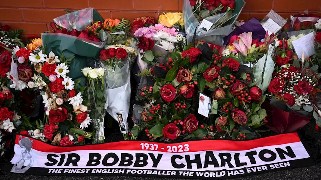 Uitvaart Sir Bobby Charlton met vele fans langs de route begrafenisstoet