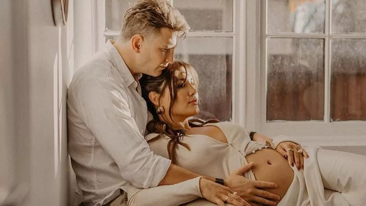 Love Is Blind's Giannina Gibelli and Bachelor Nation's Blake Horstmann Expecting First Child