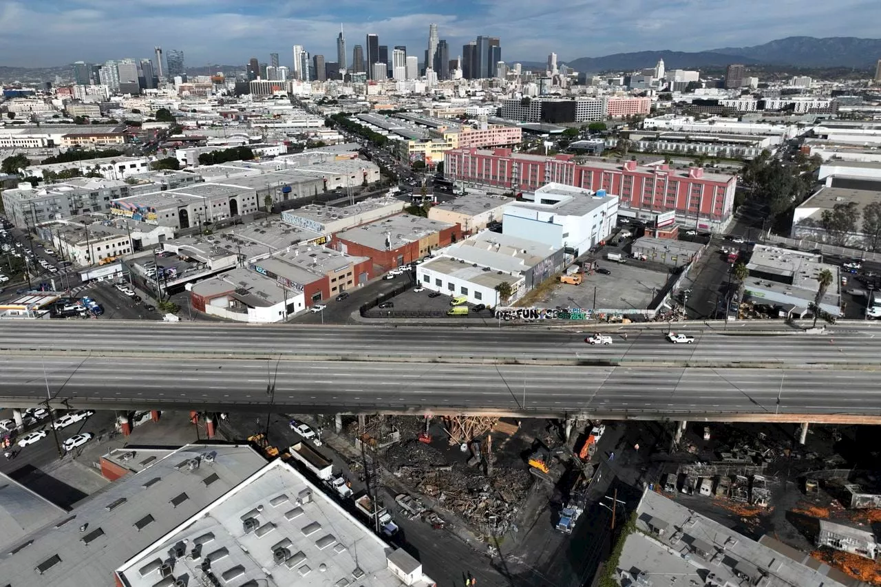 Arson Causes Massive Fire, Closes Los Angeles Freeway