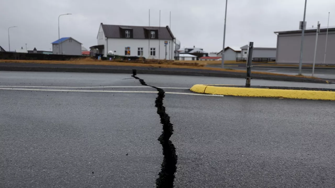 Iceland Braces for Volcanic Eruption as Town Evacuates