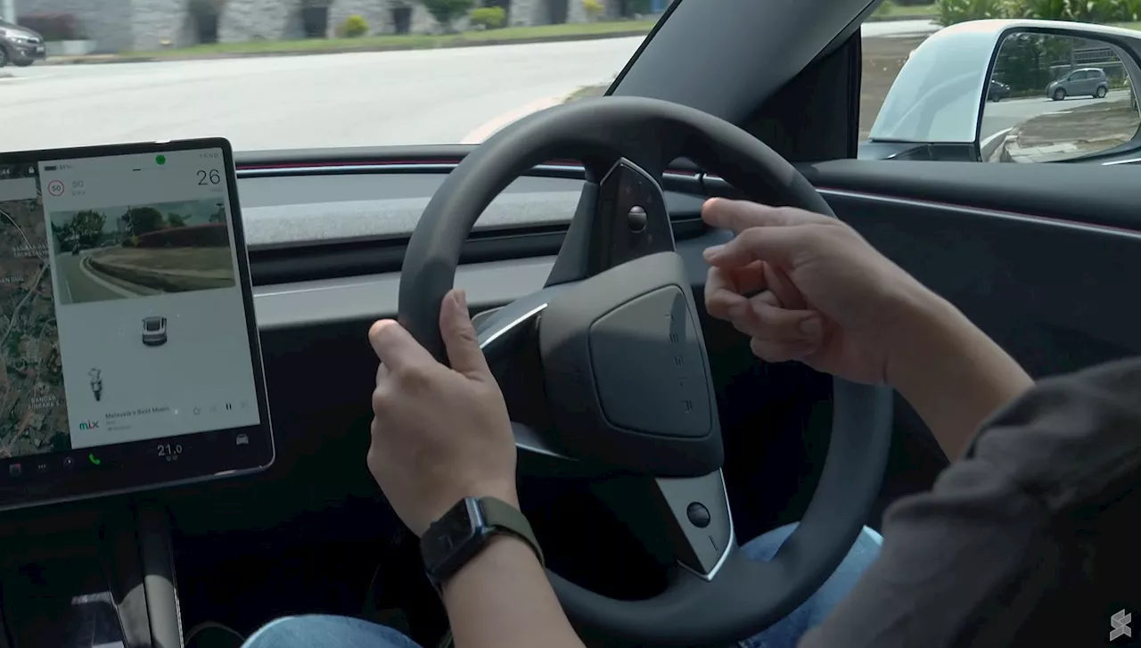 Tesla Model 3's Steering Wheel Buttons Tested at Roundabouts