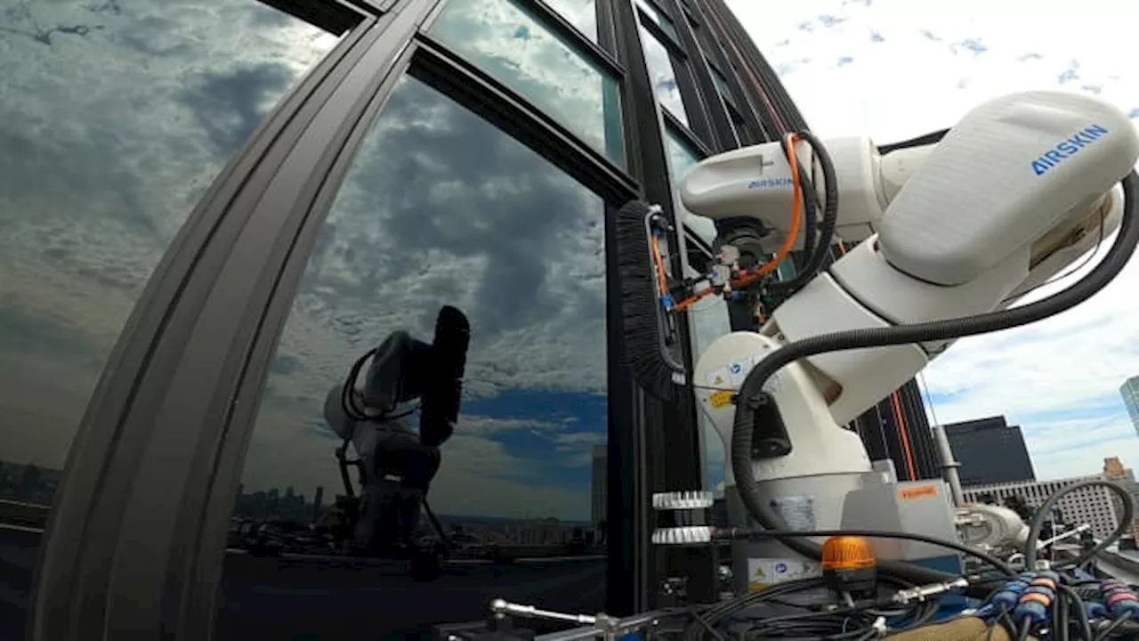 Skyline Robotics' Window-Washing Robot Cleans Major Manhattan Buildings