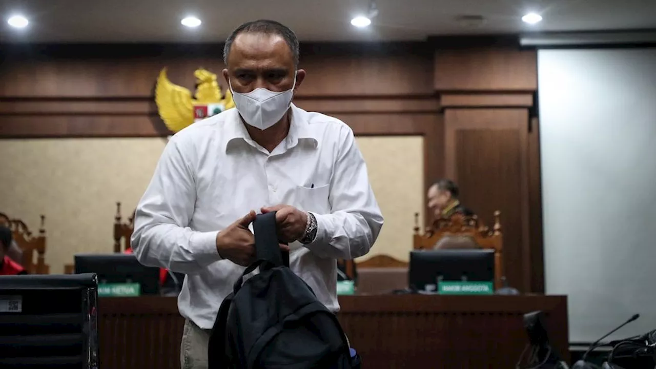 Kasus Menara BTS, Terdakwa Irwan Hermawan dan Jaksa Banding