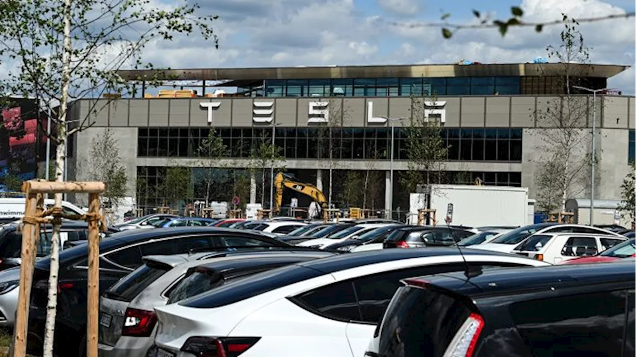 Wirtschaftsminister wirbt für Tarifbindung bei Tesla in Grünheide