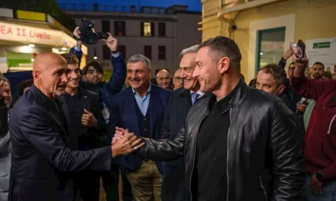 Visita di Spalletti e Totti all'ospedale pediatrico Bambin Gesù di Roma