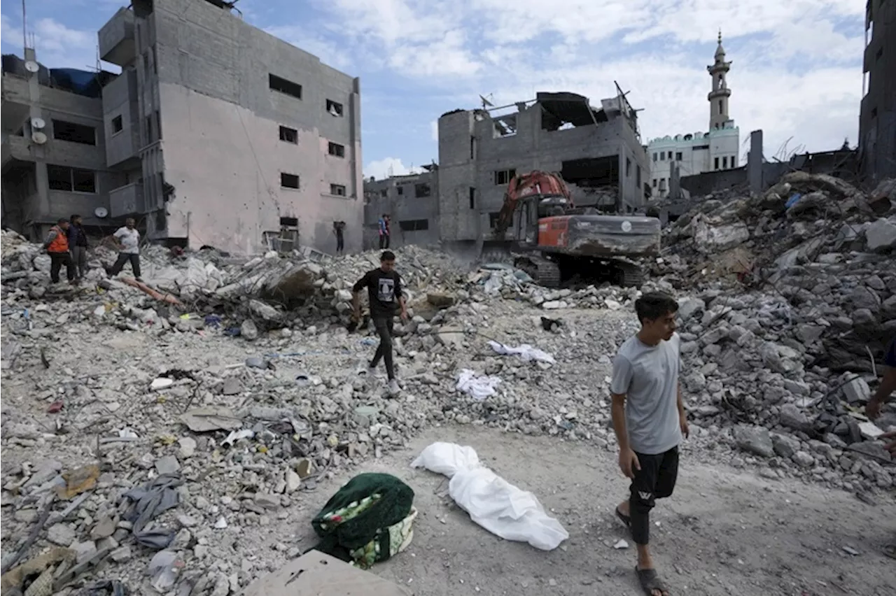 Gaza Strip: Desperate Search for Bodies Continues Amidst Devastation