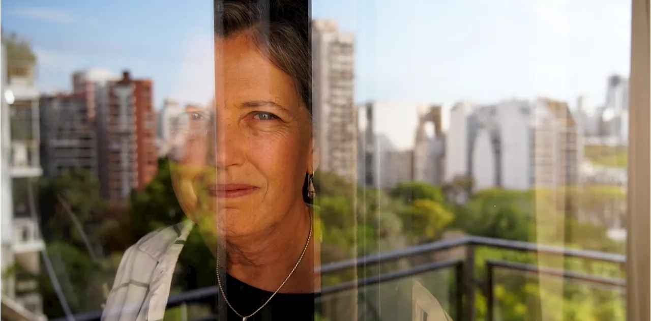 Claudia Piñeiro: Viajar y leer para multiplicar mundos y vidas posibles