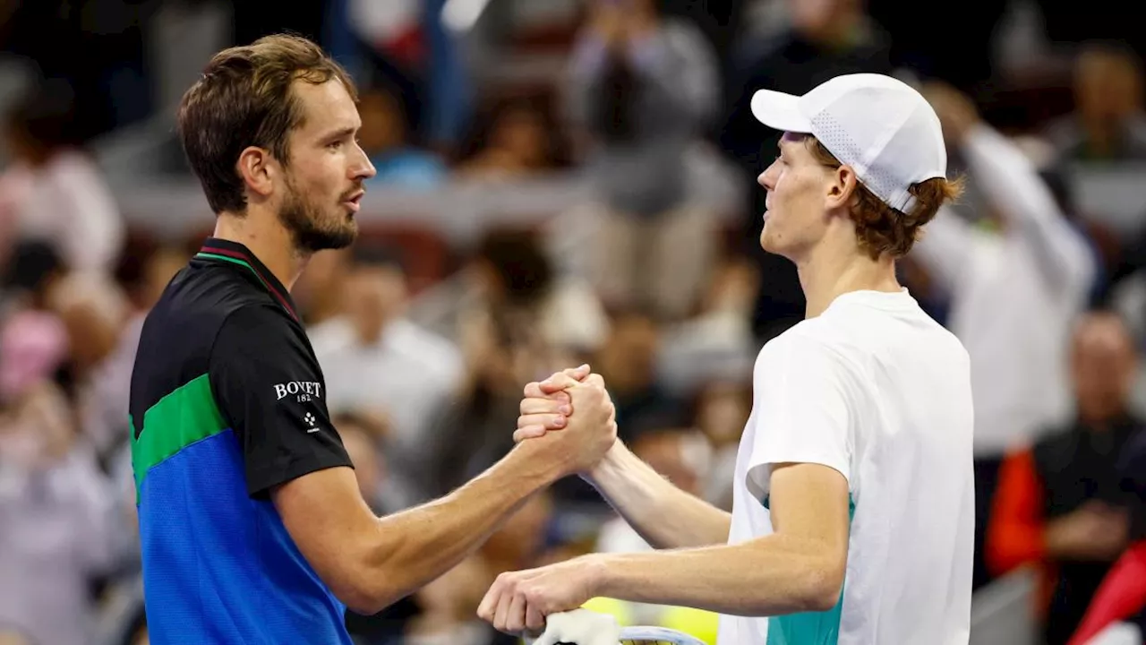 Allenamento di Jannik Sinner prima della semifinale alle Atp Finals