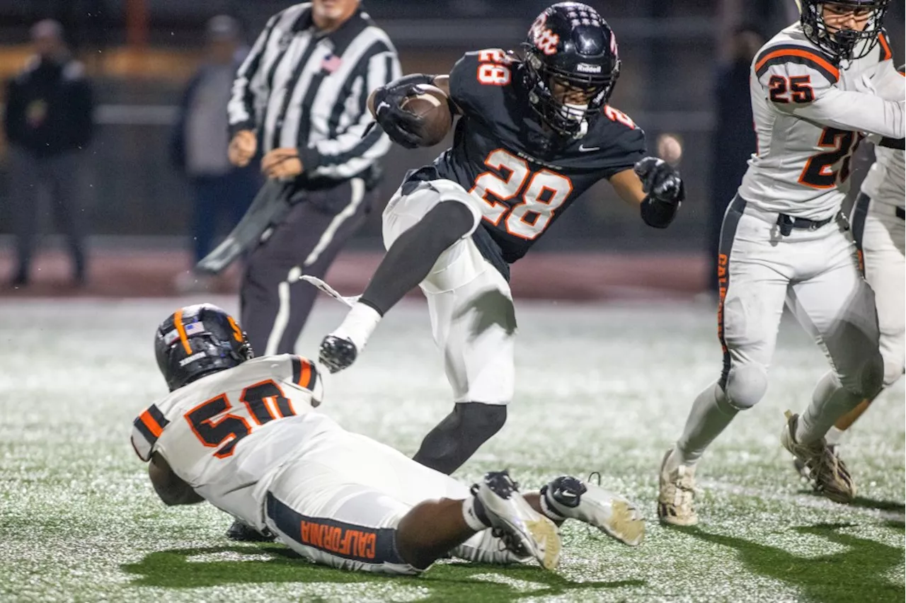 Pittsburg's Running Backs Shine in Playoff Victory