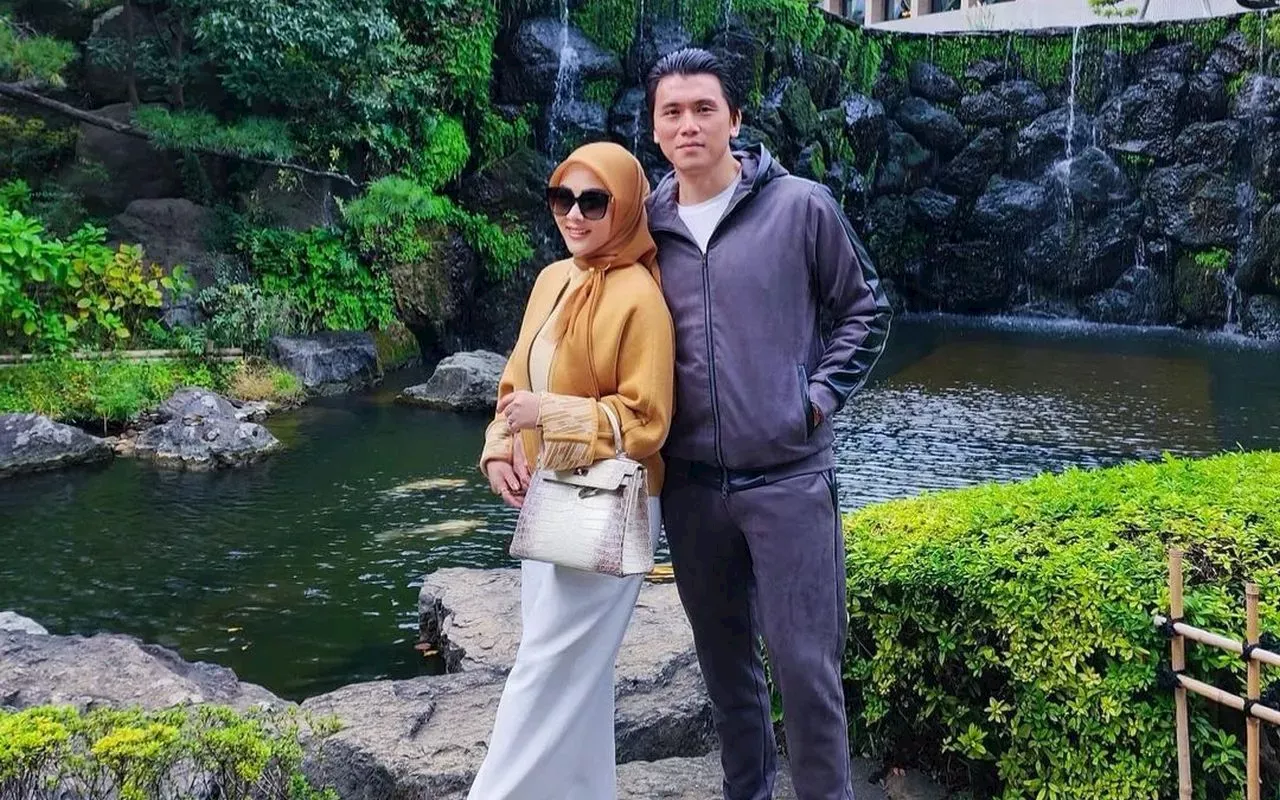 Syahrini Singgung Soal Kesabaran Hadapi Ujian saat Pamer Foto Bareng Suami