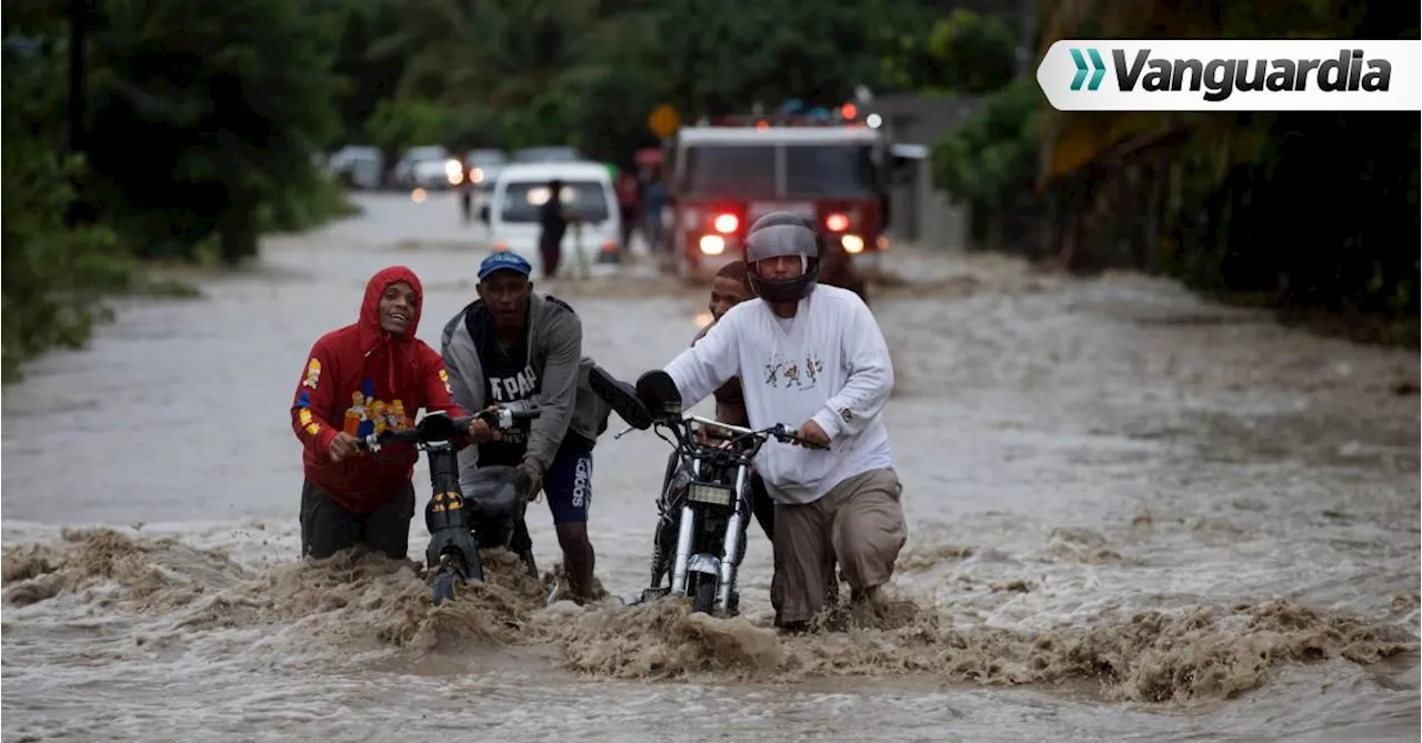 Derrumbe en paso a desnivel de la capital dominicana deja nueve fallecidos