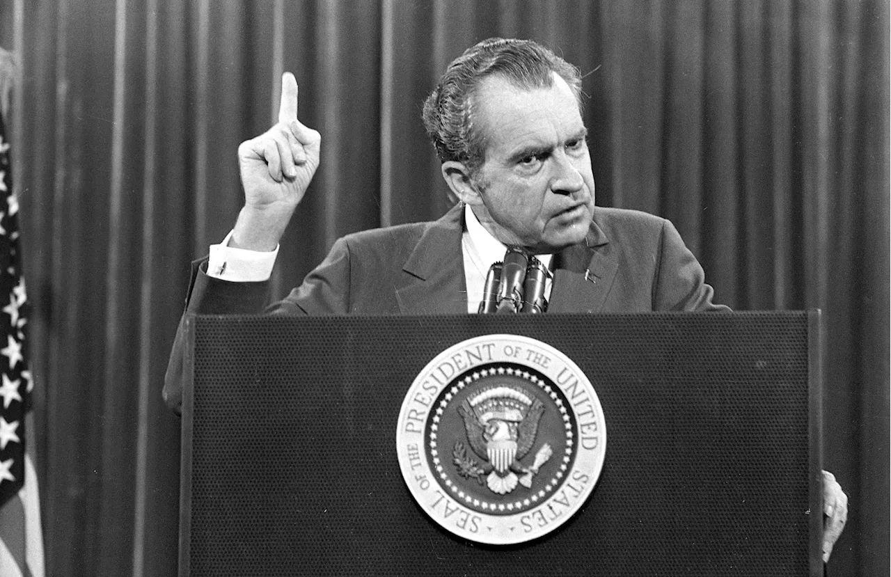 President Nixon famously declares 'I'm not a crook'