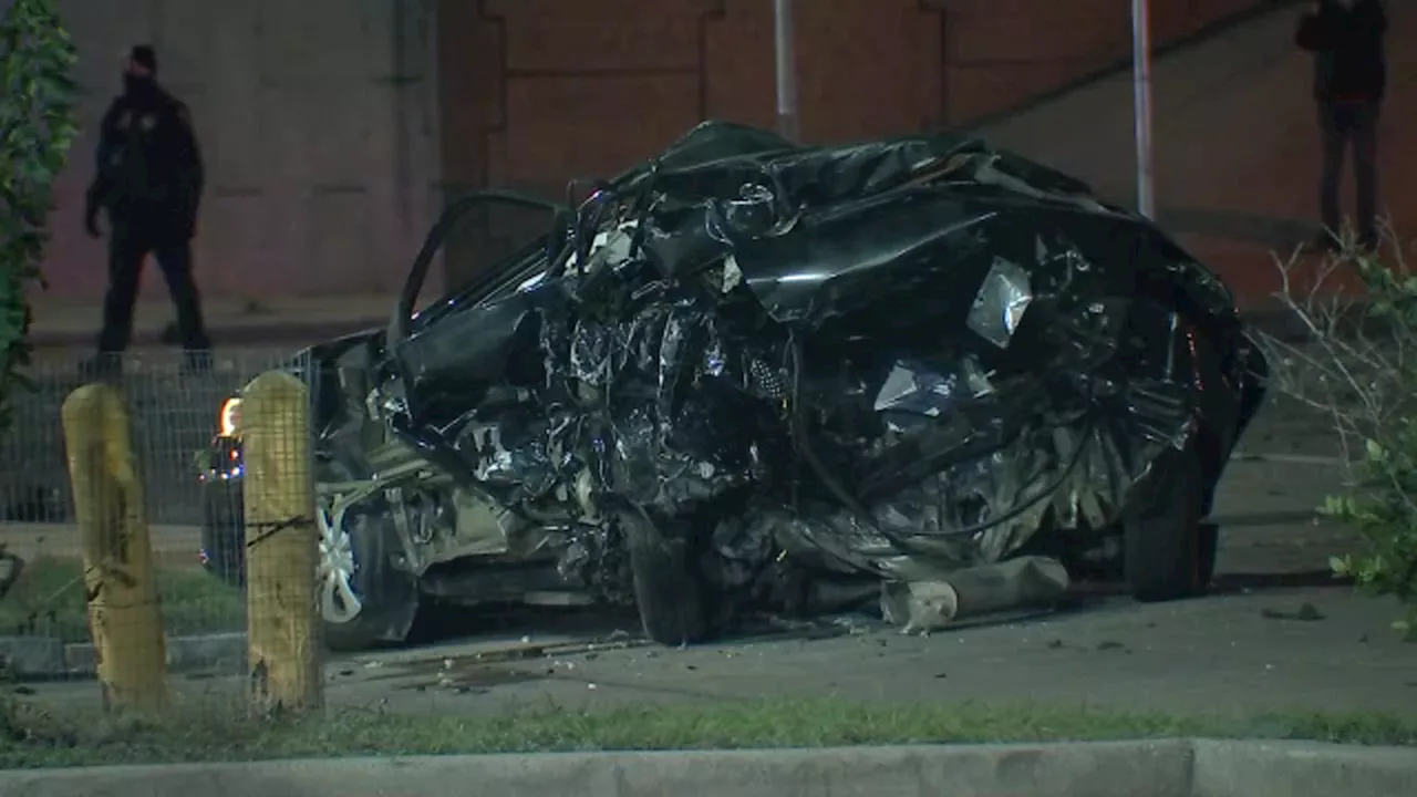 Woman dies after speeding driver slams into her at red light in SE Houston, police say