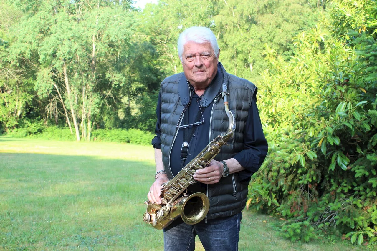 Pierre Sassier, saxophoniste et chanteur, offre un concert gratuit près de Pont-Audemer