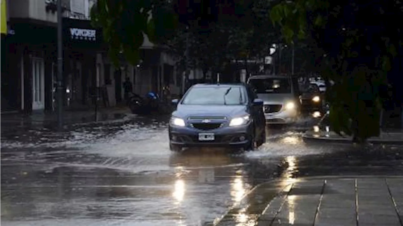 Alerta sobre posibles anegamientos en la zona norte del AMBA, La Plata y Quilmes