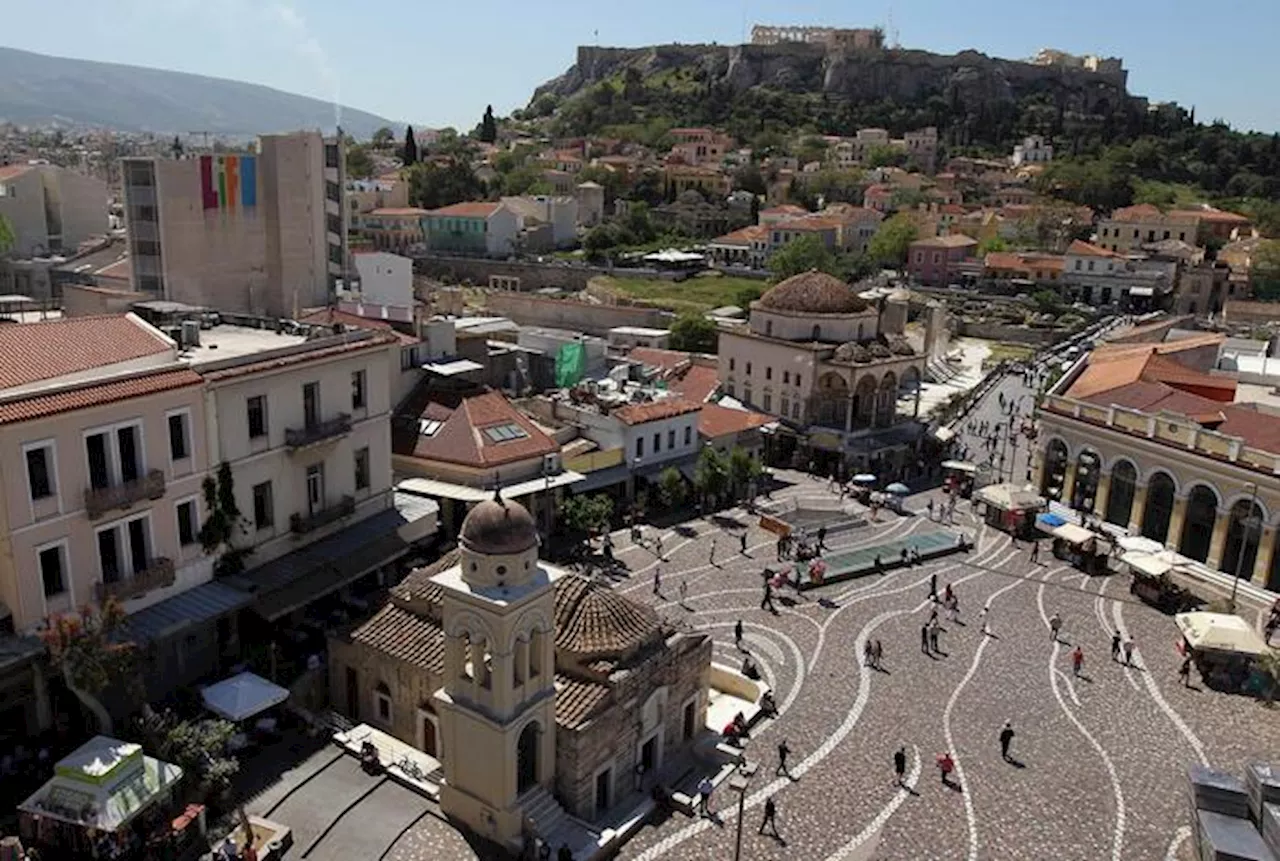 Atene, scontri tra gruppi di estrema destra e antifascisti