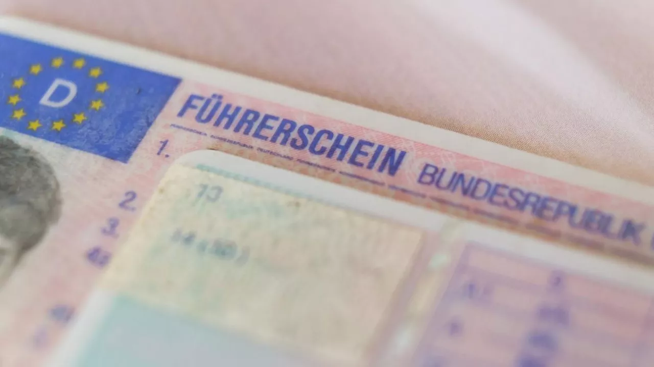 Mutmaßlicher Betrug beim Führerschein: Prüfer geschlagen