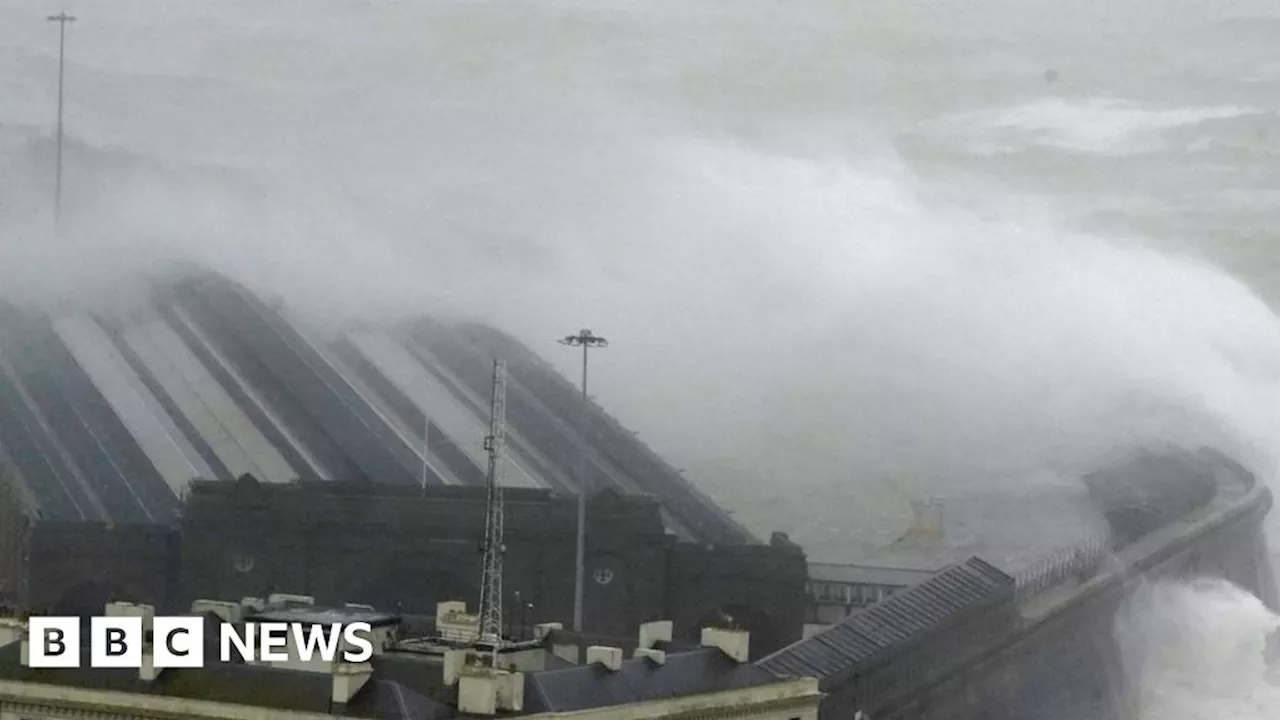 Storm Ciarán: Port of Dover closed as wind and rain batter Kent