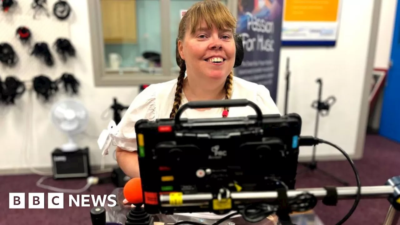 The disabled musicians embracing virtual reality