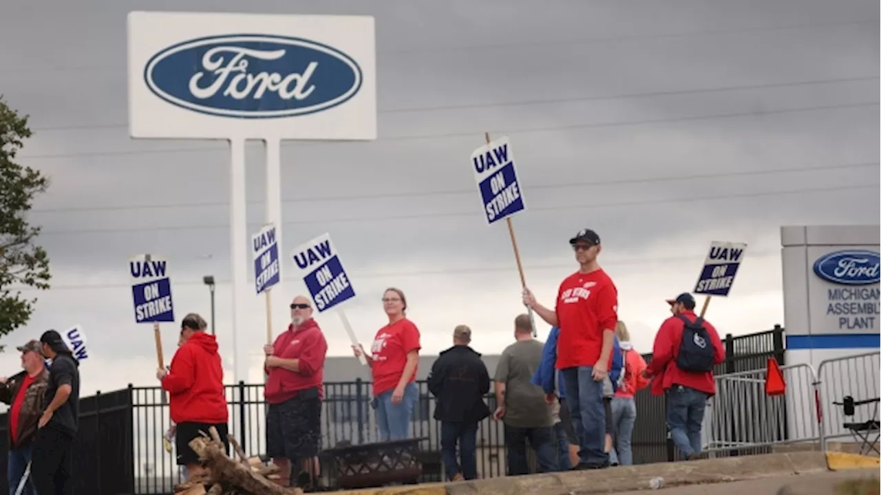 Ford-UAW Deal Wins First Local Vote in Key Step Toward Approval