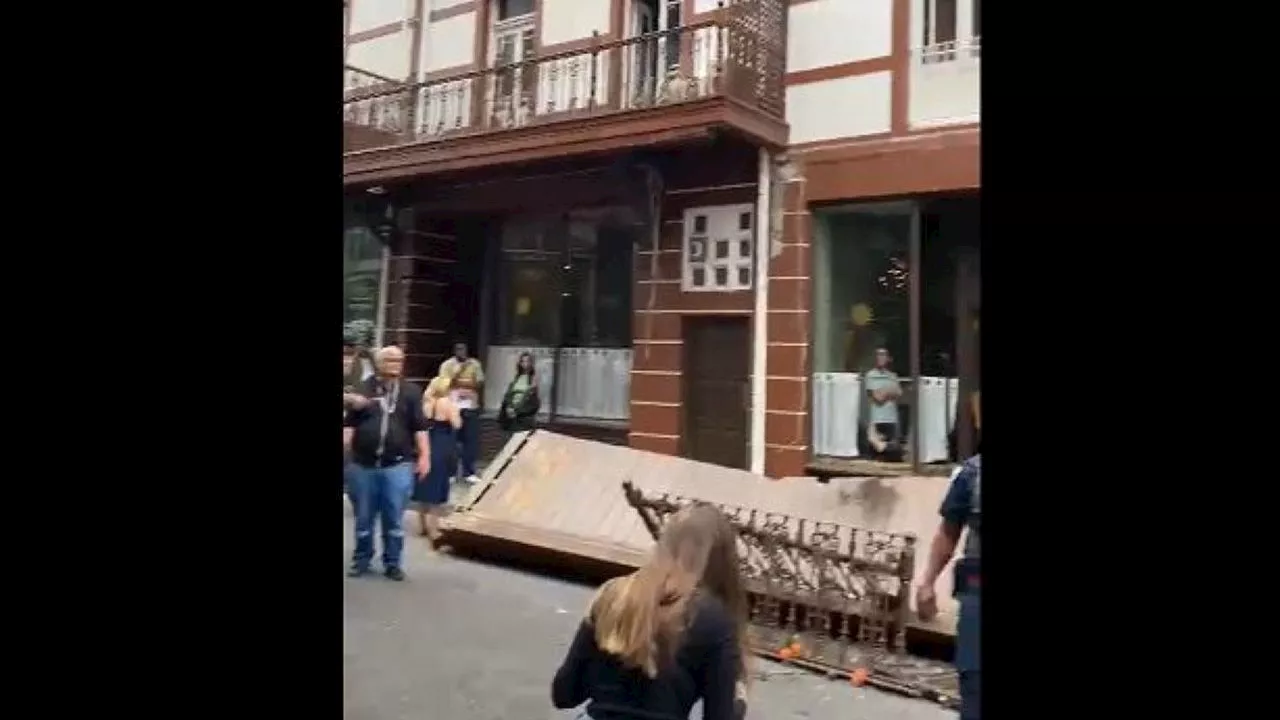 Many injured after Athletic Club & Social balcony collapses