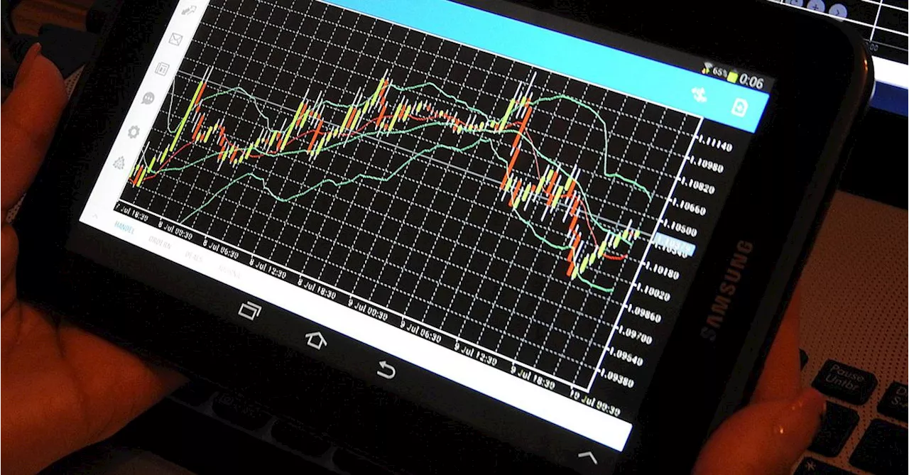 Bitcoin Hovers Over $34K as BlackRock IBTC Ticker Euphoria Fades Out