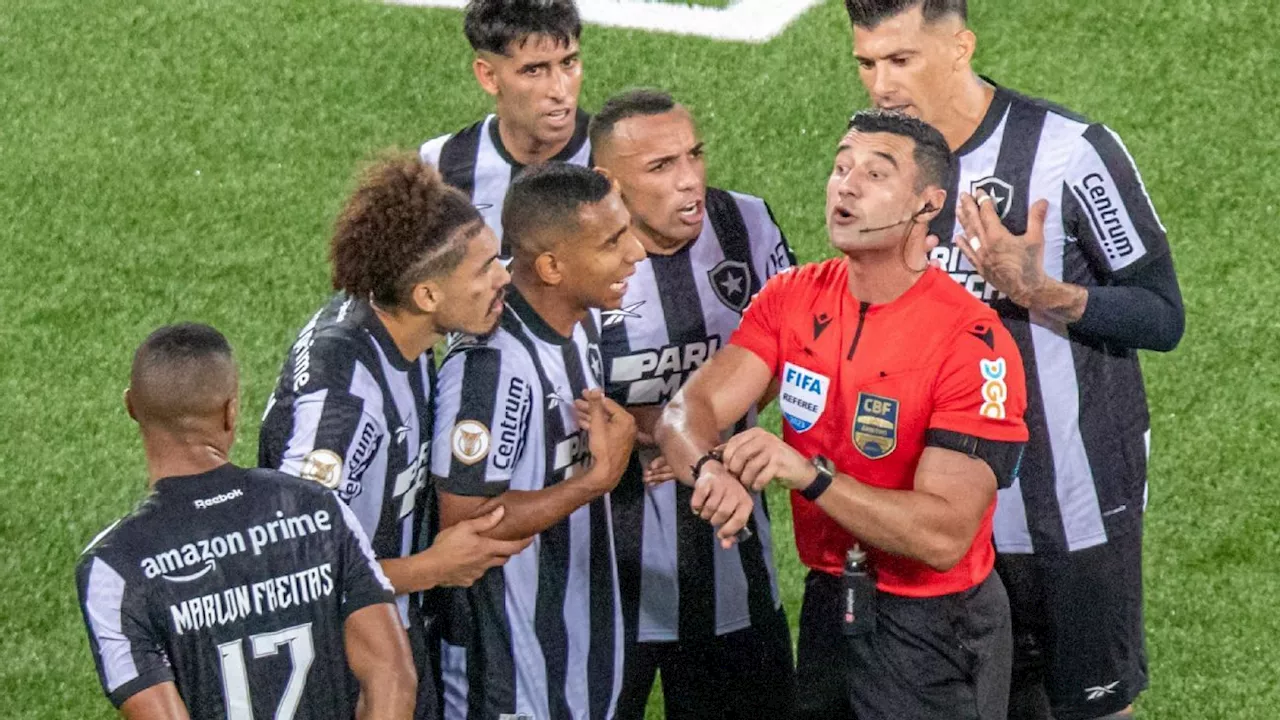 Botafogo x Palmeiras: CBF divulga áudio do VAR em expulsão de Adryelson