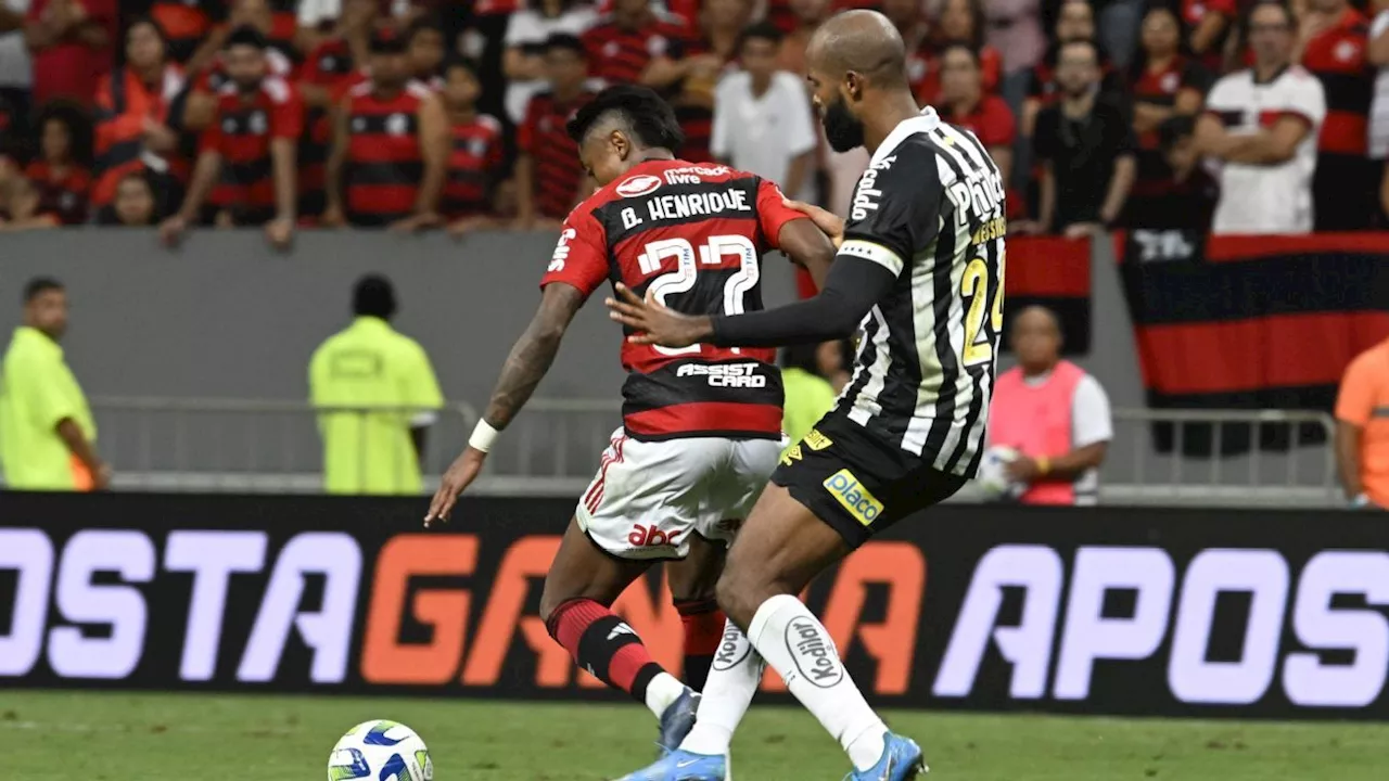 Flamengo x Santos: Bruno Henrique leva vermelho e é atingido com copo