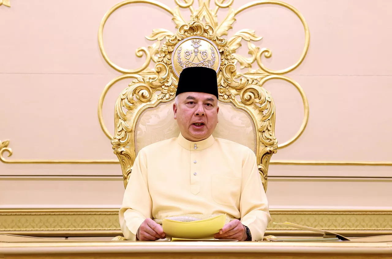 Sultan Nazrin berkenan jamu 7,100 banduan di Perak