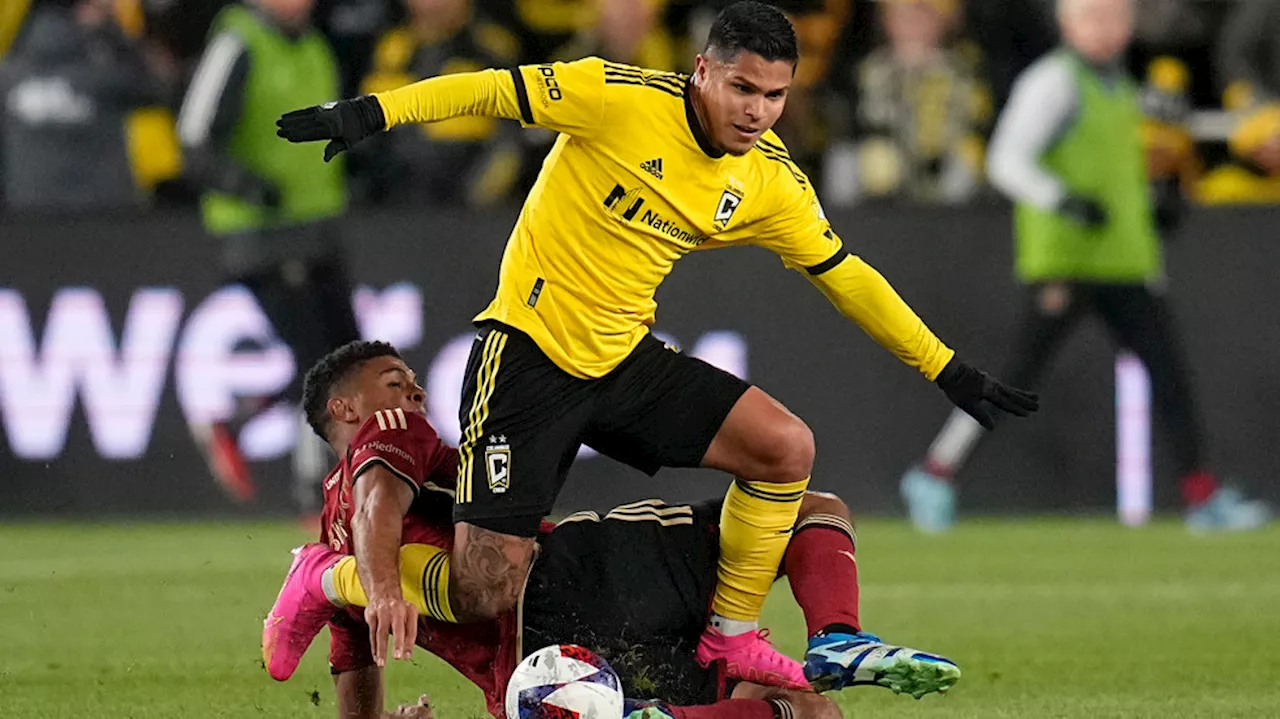 Cucho Hernández scores 2 goals to help Crew beat Atlanta United 2-0 in MLS playoffs