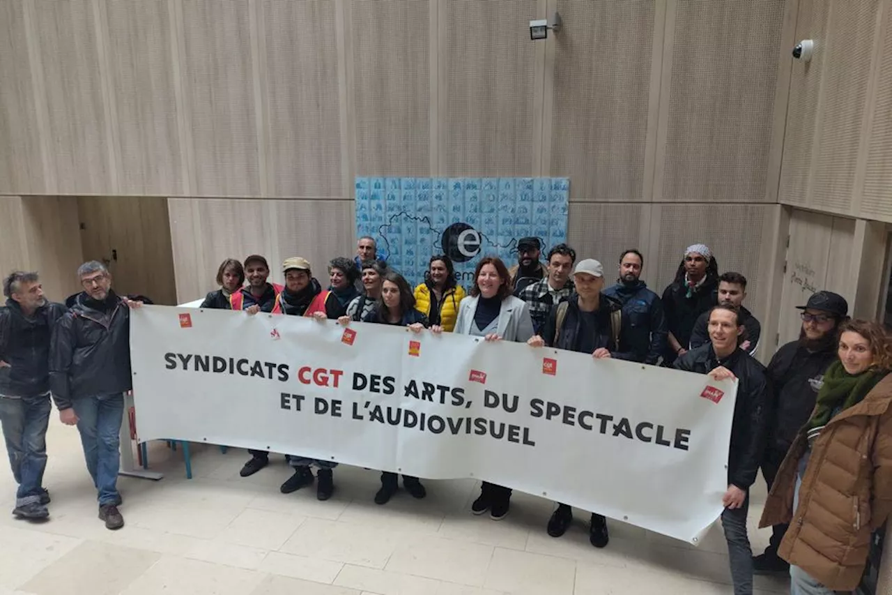 Une cinquantaine de personnes occupent la direction régionale de Pôle Emploi à Lyon