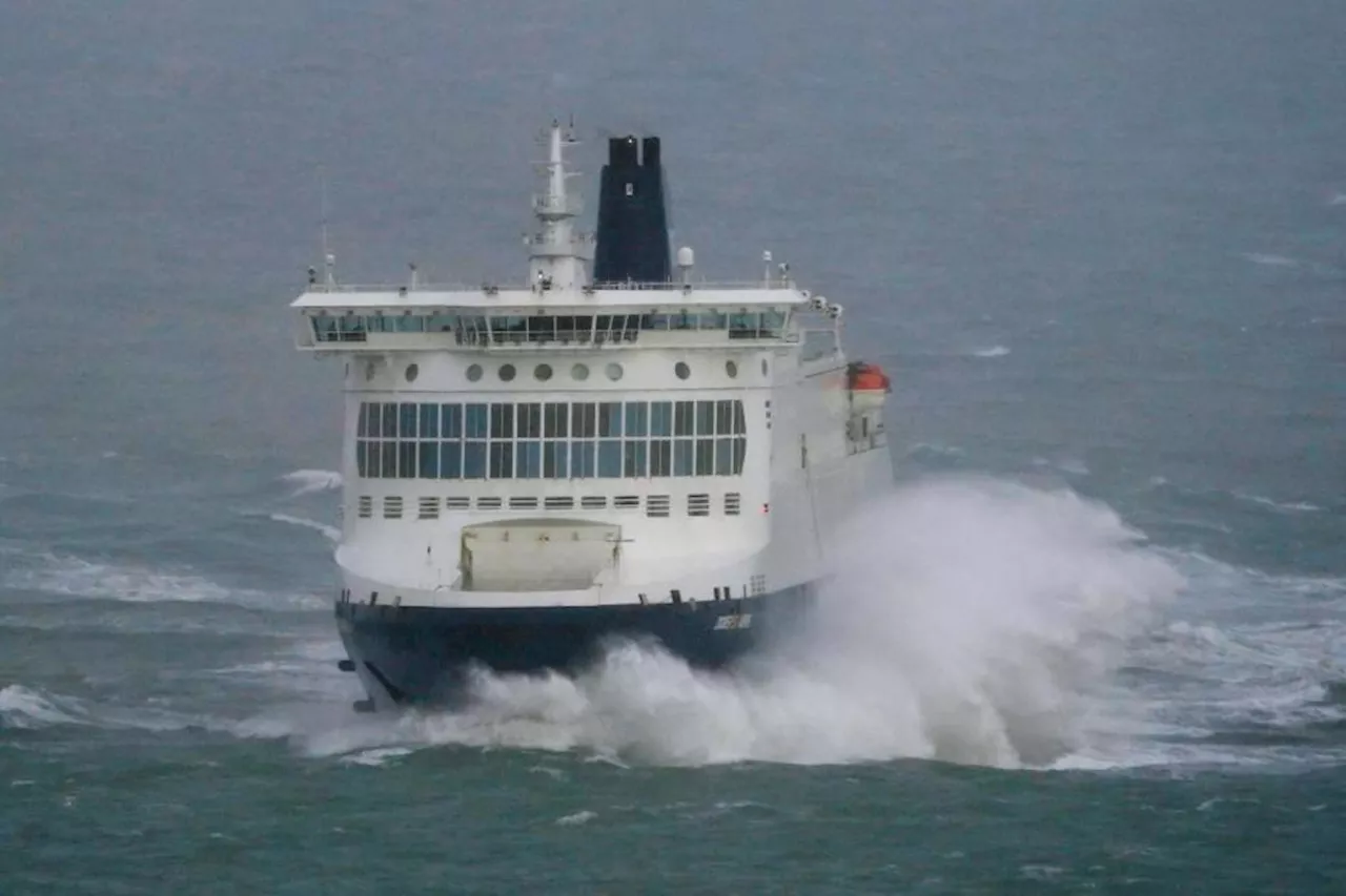 Flood warnings in place as Storm Ciaran strikes south coast