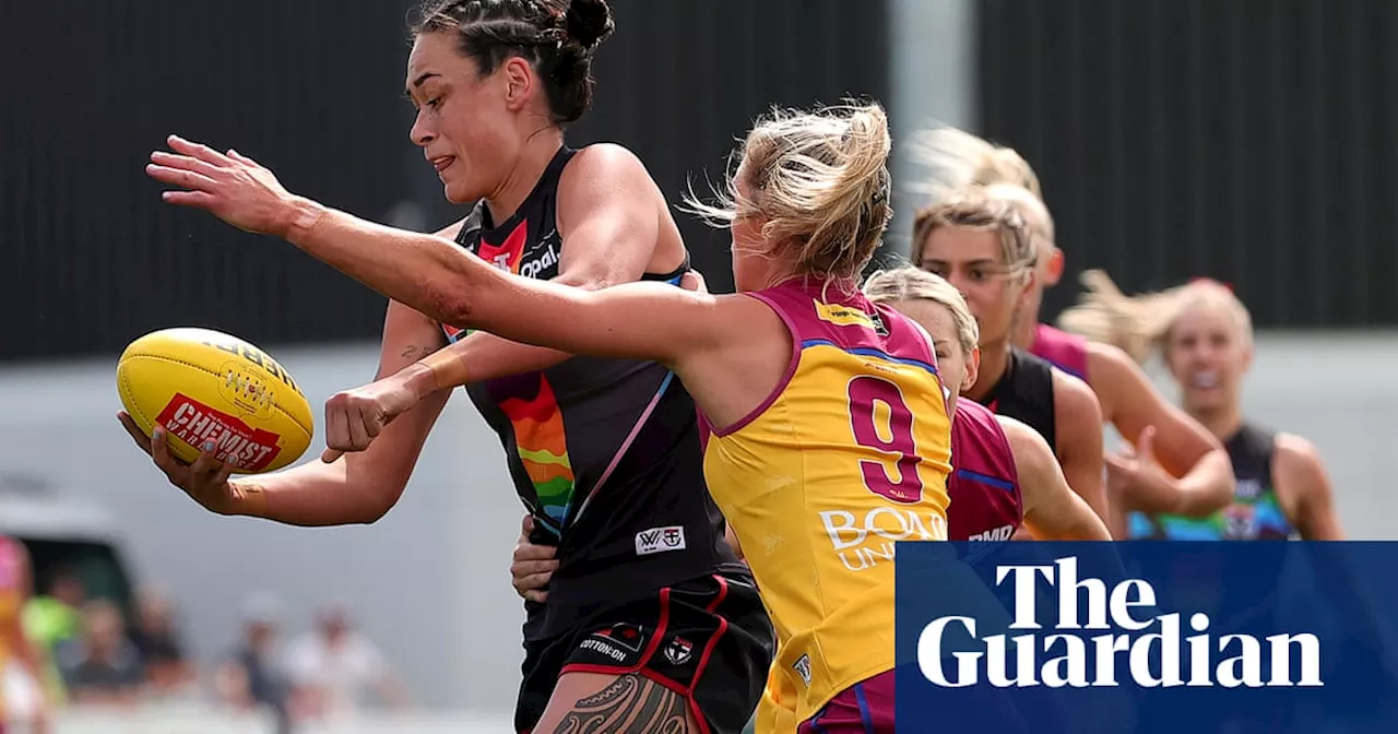 Late-season AFLW upsets ensure nail-biting final round