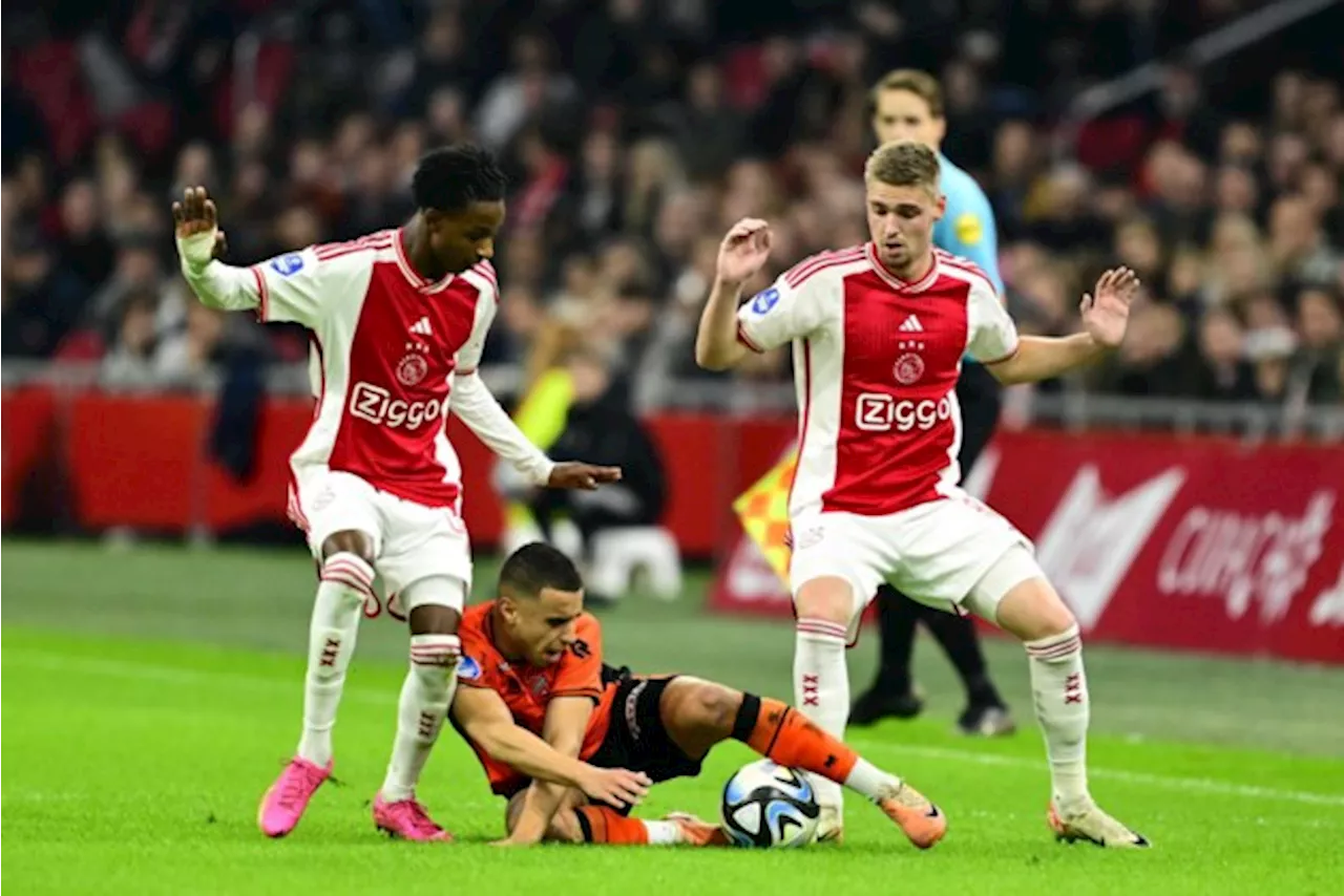 Er is nog hoop: Ajax wint ‘kelderkraker’ tegen Volendam en is rode lantaarn af