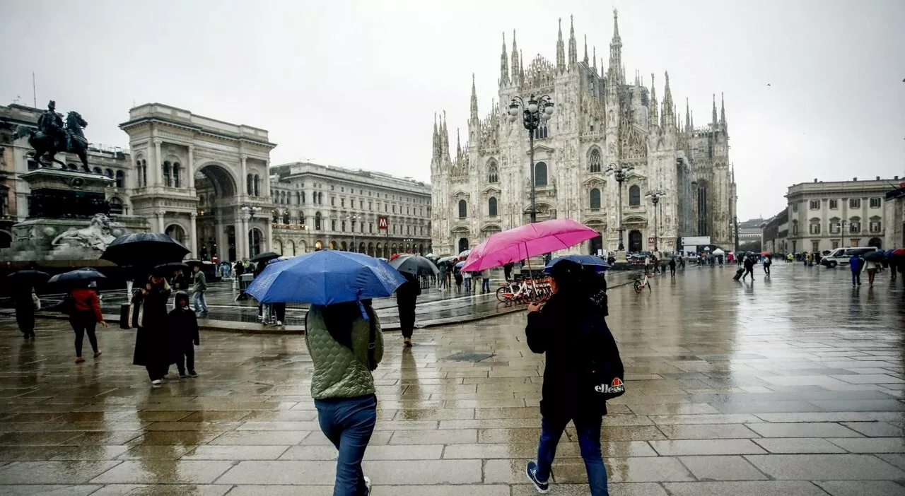 Maltempo, allerta meteo in Emilia Romagna, Veneto, Liguria, Lombardia e Toscana: temporali, mareggiate e vento