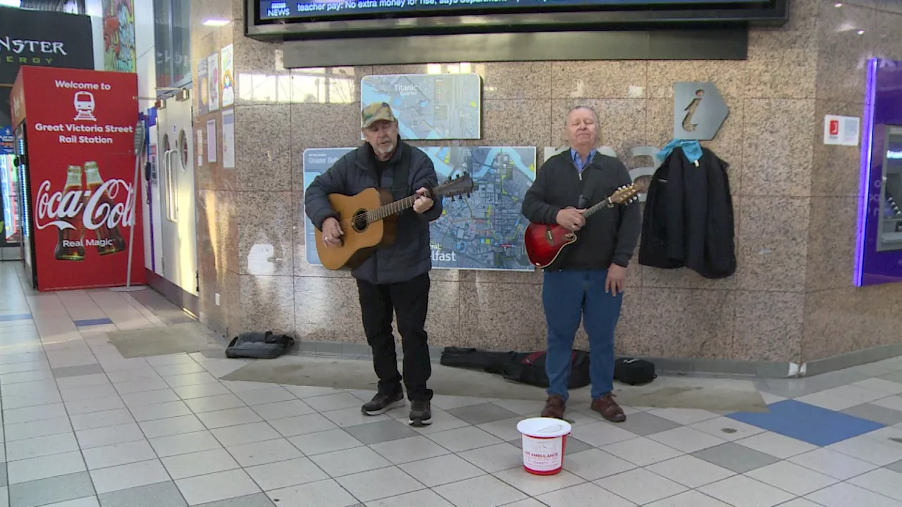 Legendary folk band The Fureys surprise shoppers as they busk in Belfast