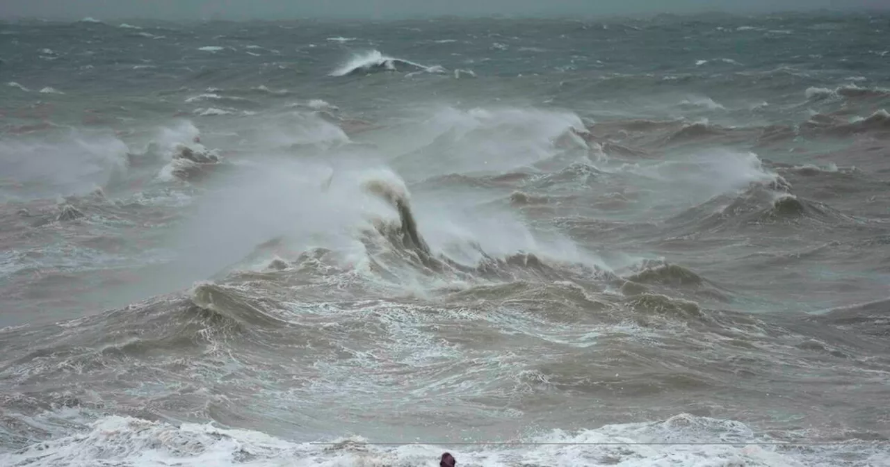 Tempête Ciaran : le sud du Royaume-Uni et les îles anglo-normandes fortement touchés