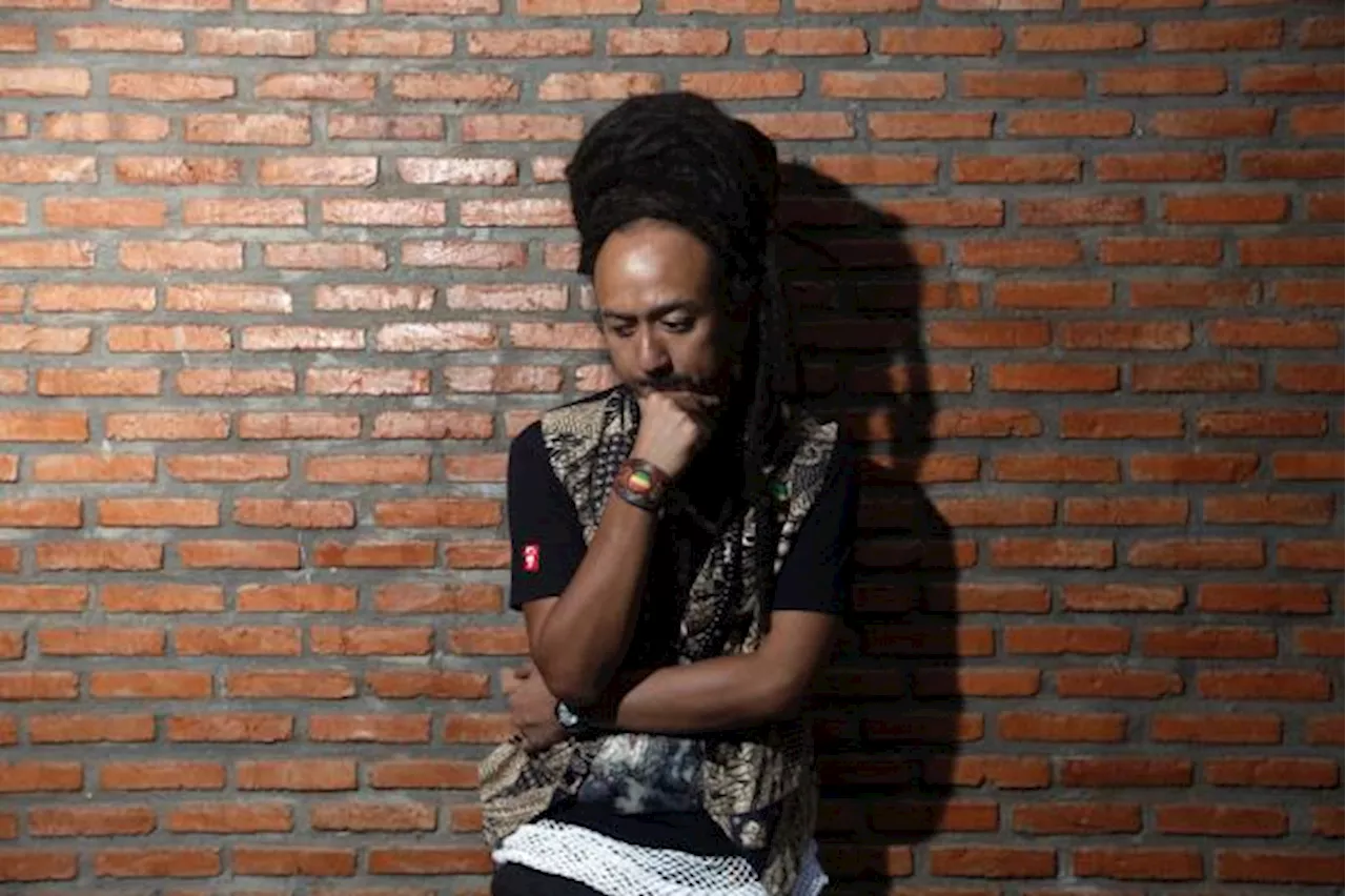 Ras Muhamad Eksplorasi Warna Baru di Album Kaleidoscope vo.1