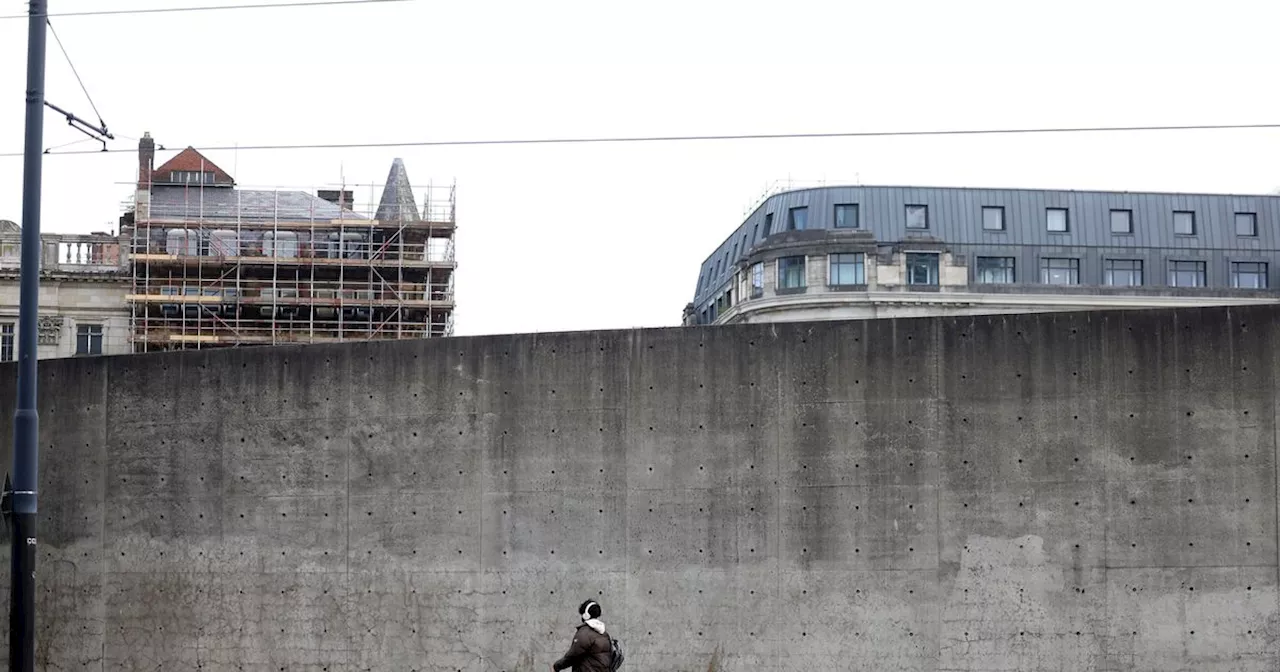 Piccadilly Gardens concrete wall to get makeover as council can't knock it down