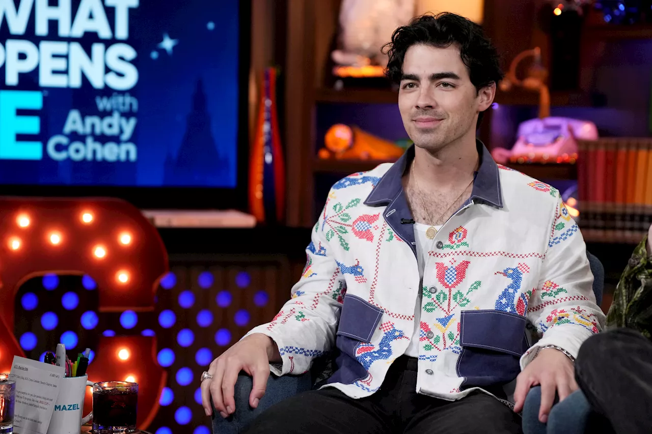 Joe Jonas reacts when CVS security guard says he ‘looks crazy'