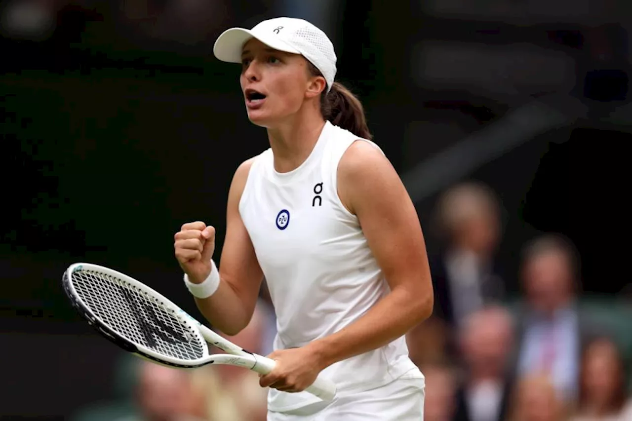 Iga Swiatek beats Coco Gauff in fault-filled match at WTA Finals